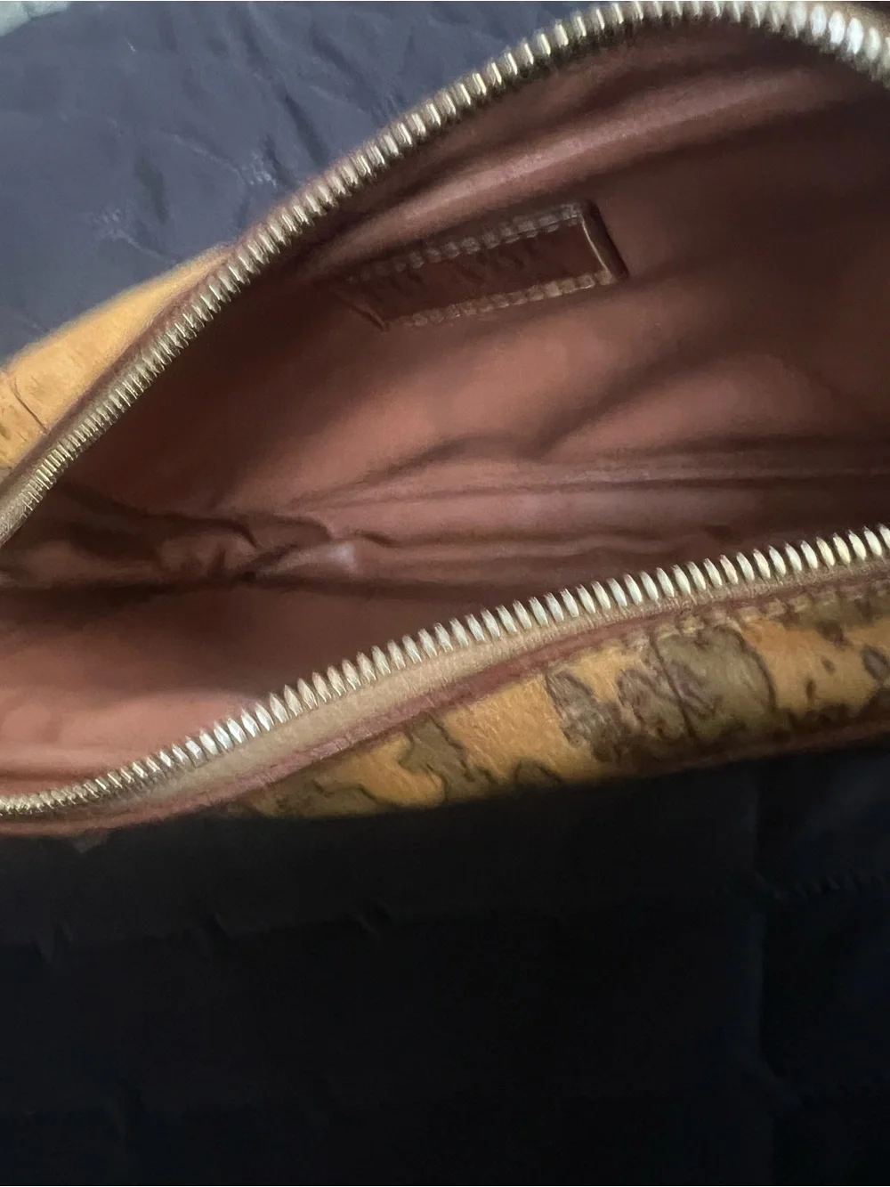 Alviero Martini Leather Cosmetic / Dopp Bag